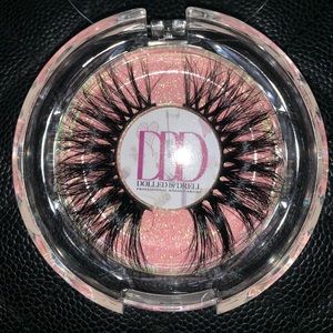 DolledByDrell Lashes in style NANDI